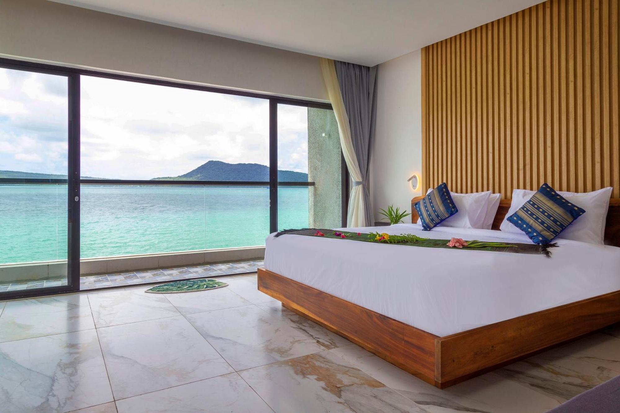 Pearl Beach Resort & Spa Koh Rong Sanloem Exterior photo