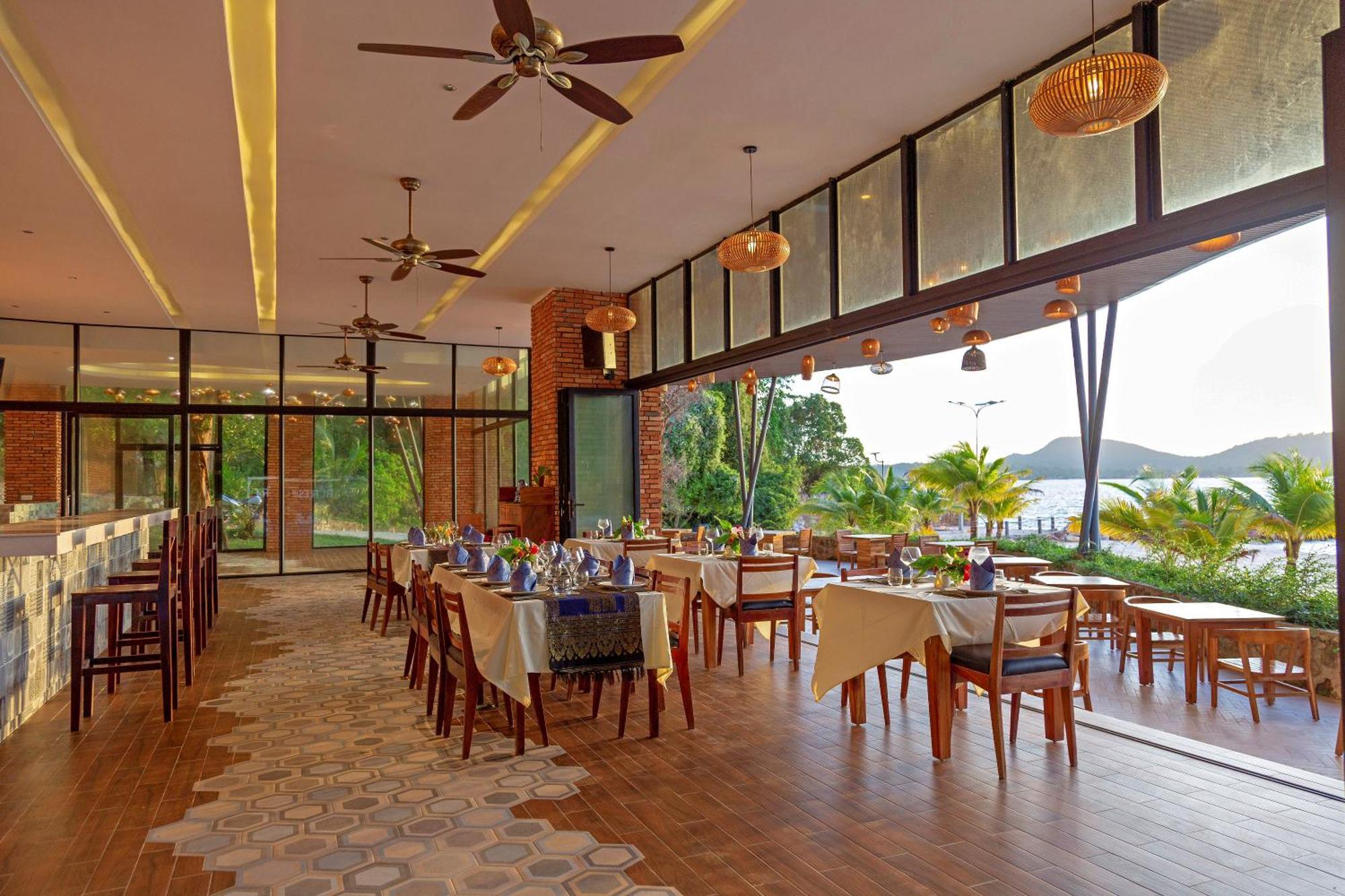 Pearl Beach Resort & Spa Koh Rong Sanloem Exterior photo
