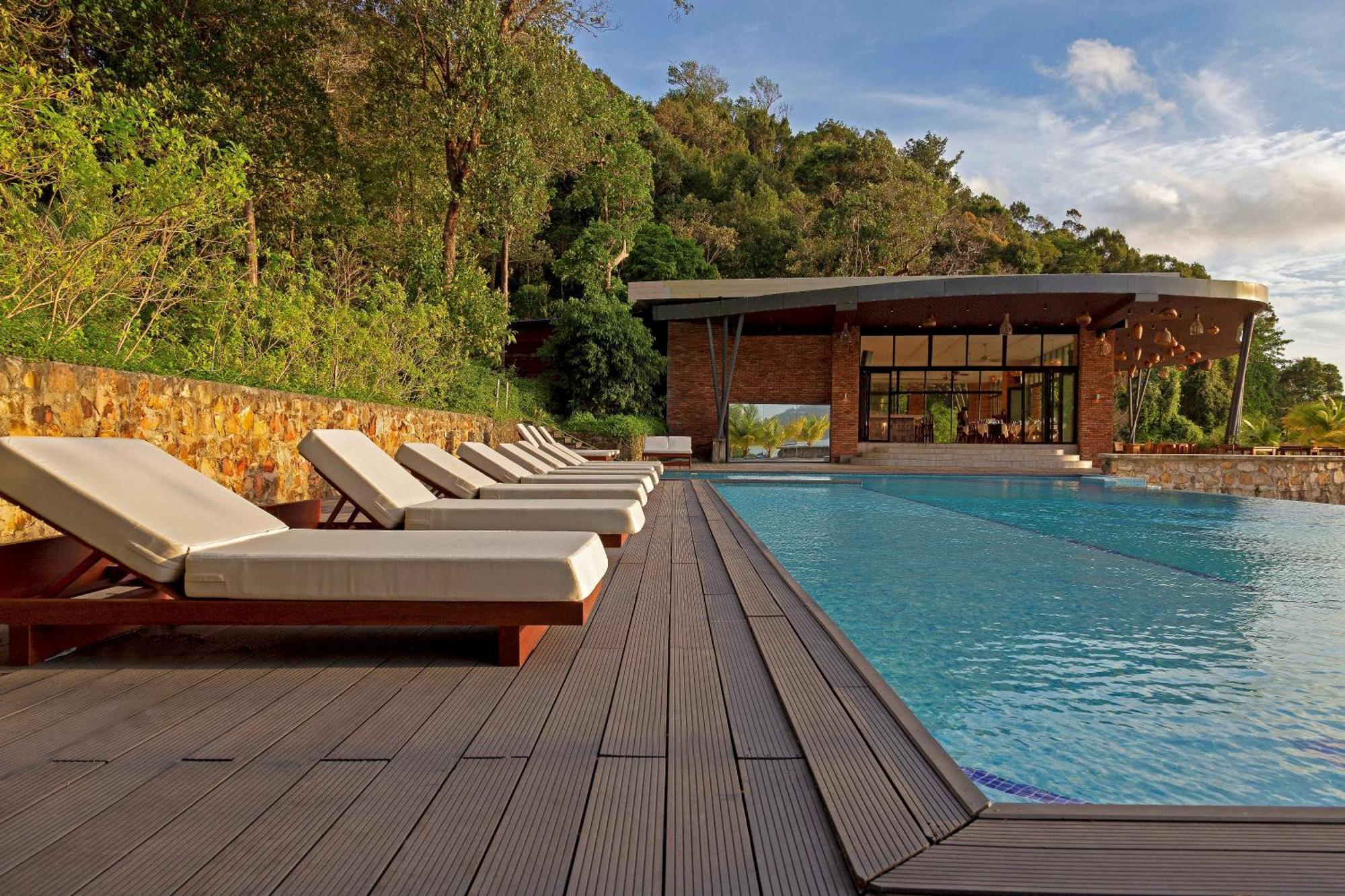 Pearl Beach Resort & Spa Koh Rong Sanloem Exterior photo